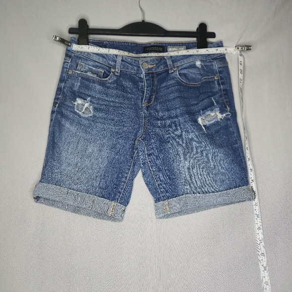 Aeropostale Women's Jean Bermuda Cuffed Distressed Shorts Size 8 - Picture 5 of 15